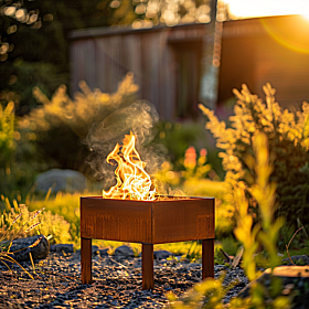 Metall im Garten - Feuerschale mit 4 Füßen Klassik